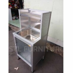 ภาพด้านข้างของตู้ซิงค์อลูมิเนียม 1 หลุม ใบจิ๋ว 54 cm อลูมิเนียมสะท้อนแสงสวยงาม