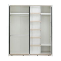 ภายในตู้เสื้อผ้าในชุดห้องนอน MICKEY 5 ฟุต 6 ฟุต