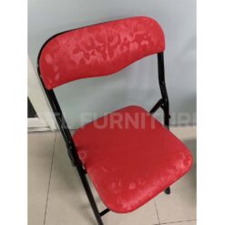 เก้าอี้พับเบาะสีแดง มีลวดลาย