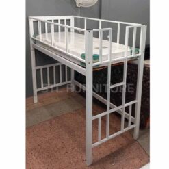 เตียง 2 ชั้น ล่างโล่ง สีขาว แข็งแรงทนทาน มีที่นอนวางด้านบน น่าใช้งาน