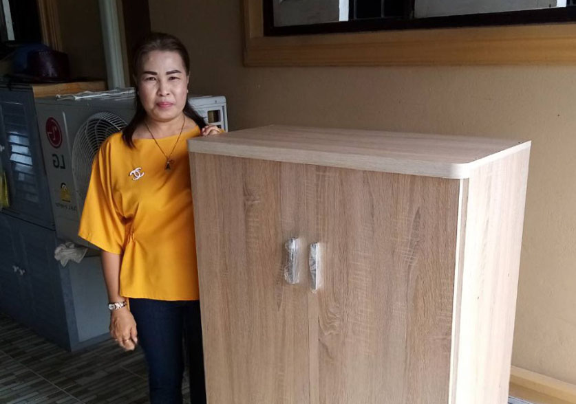ลูกค้าซื้อตู้รองเท้าสีโซลิด ขนาด 80 cm
